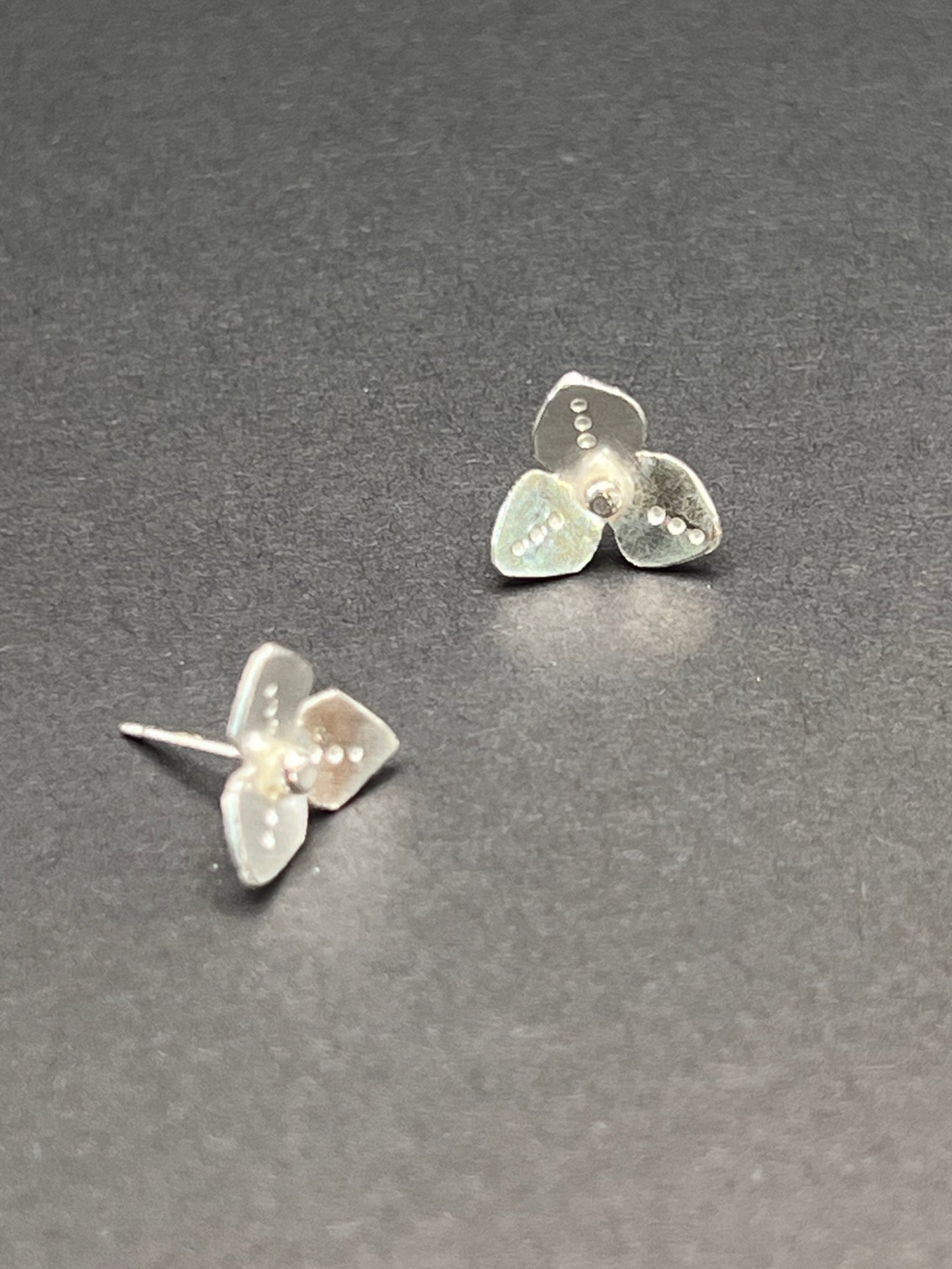 3-petal flower post earrings