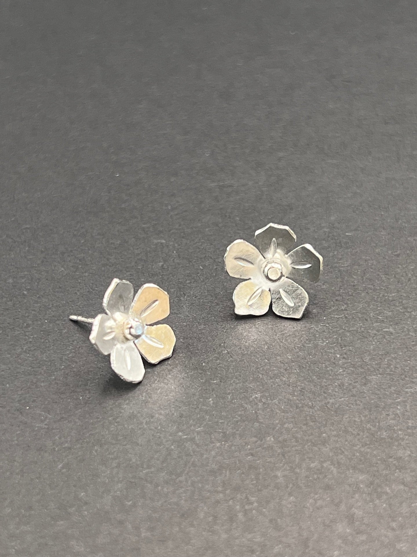 5-petal flower post earrings