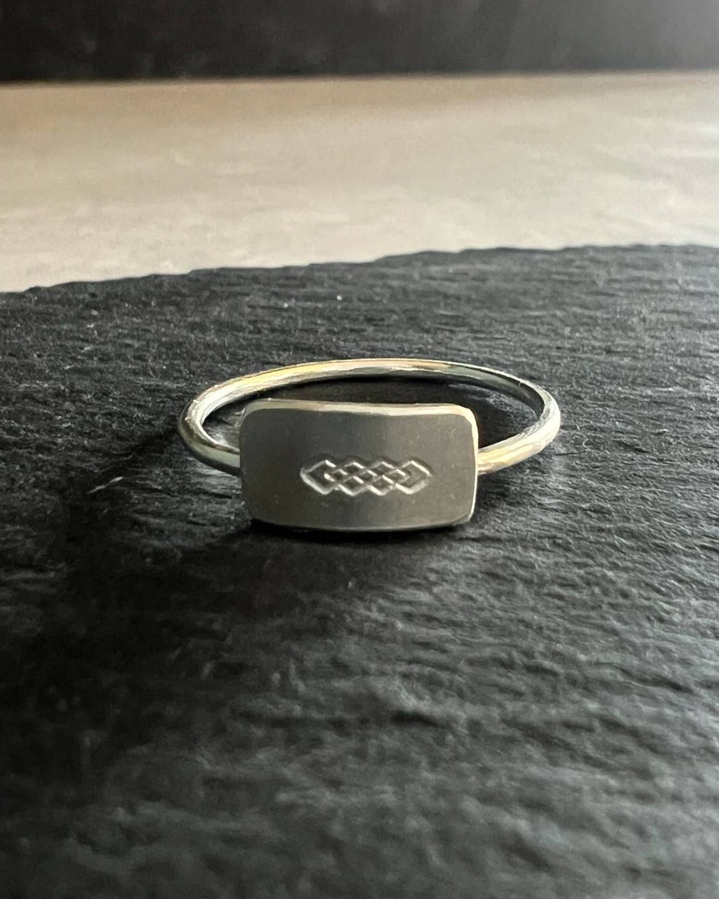 Signpost ring
