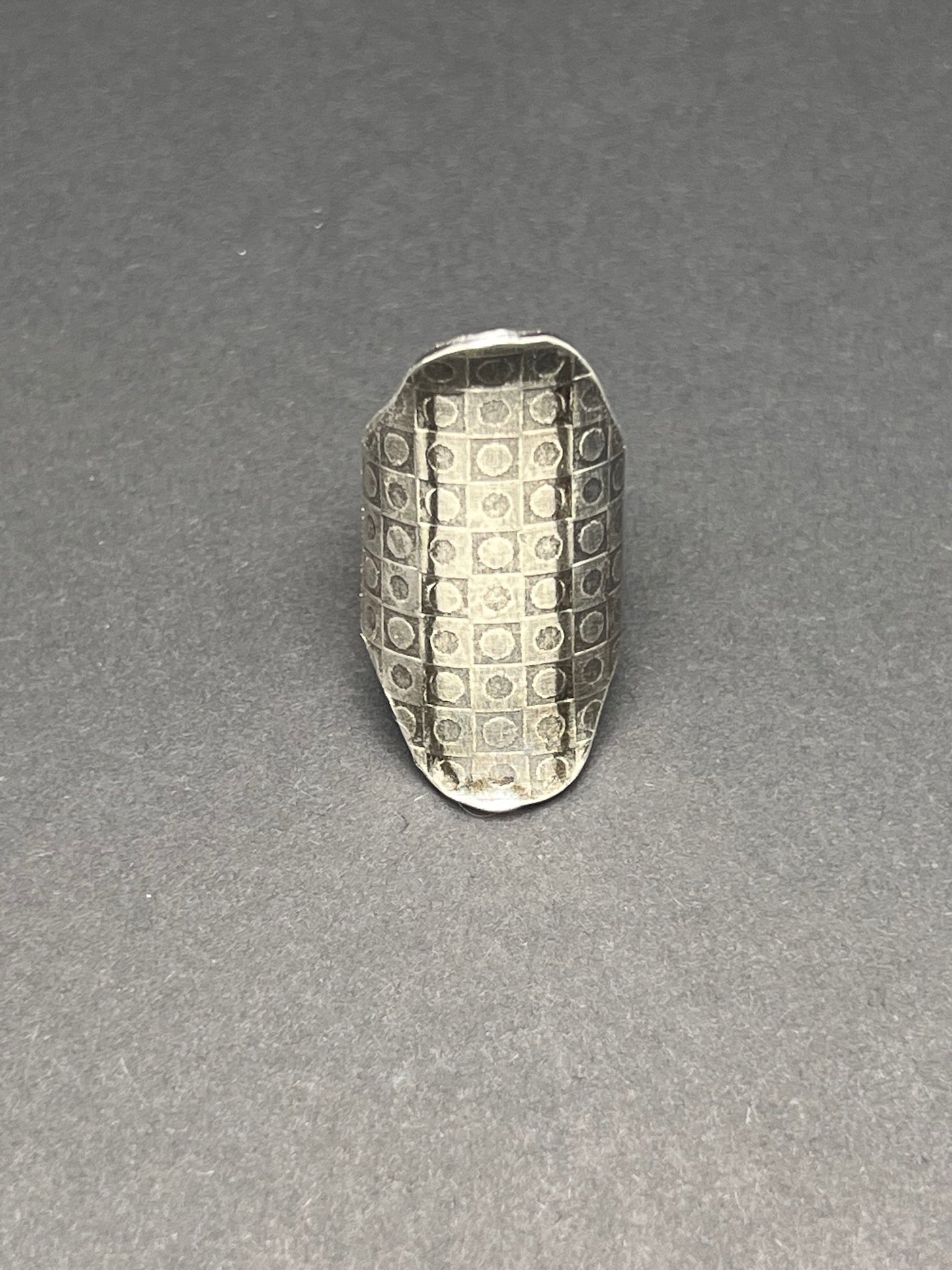 Checkerboard saddle ring (size 7)
