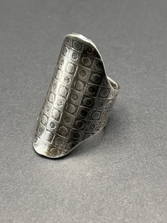 Checkerboard saddle ring (size 7)