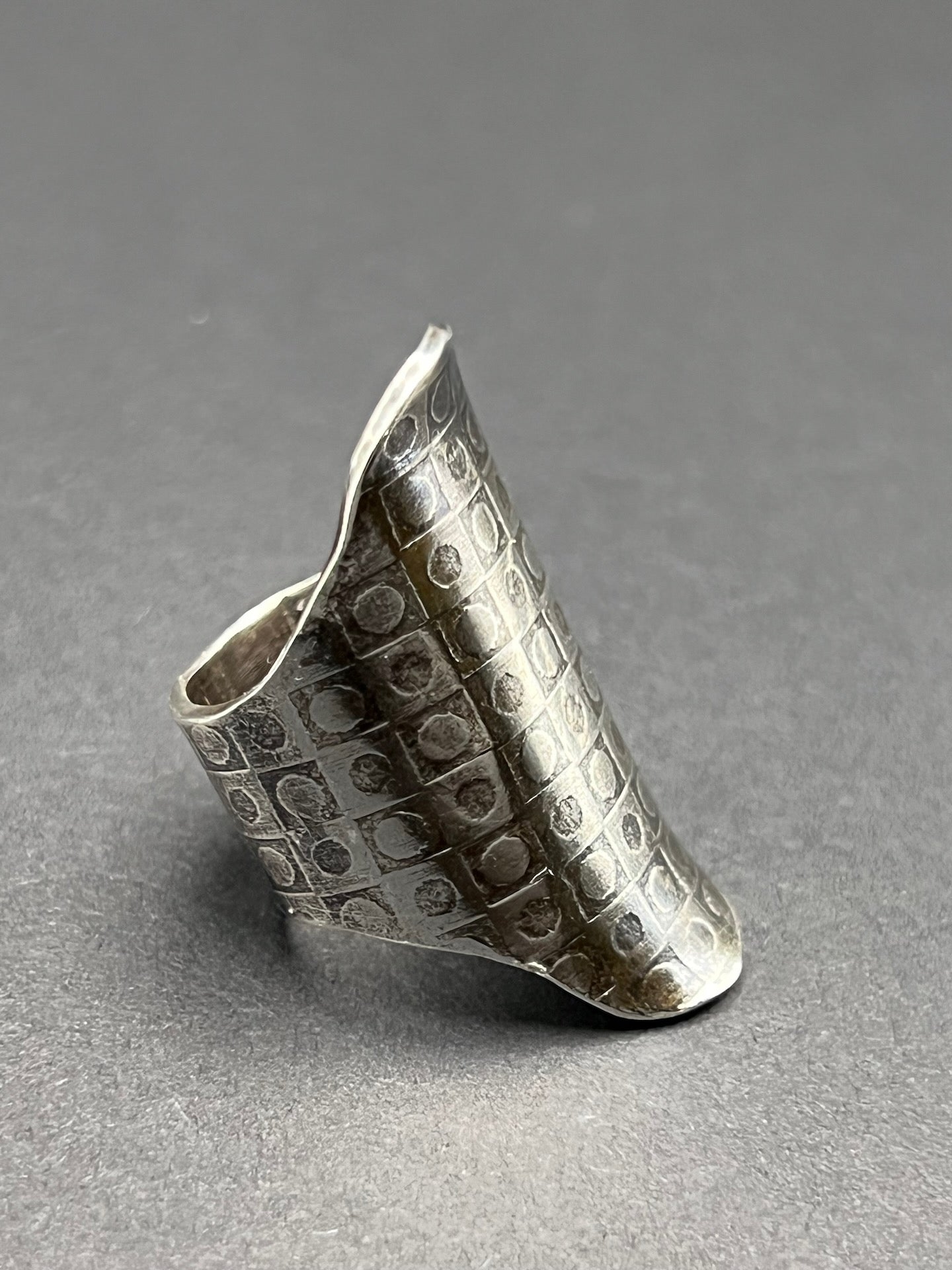 Checkerboard saddle ring (size 7)