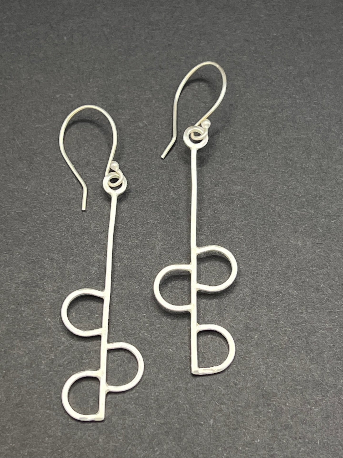 Offset circles earrings