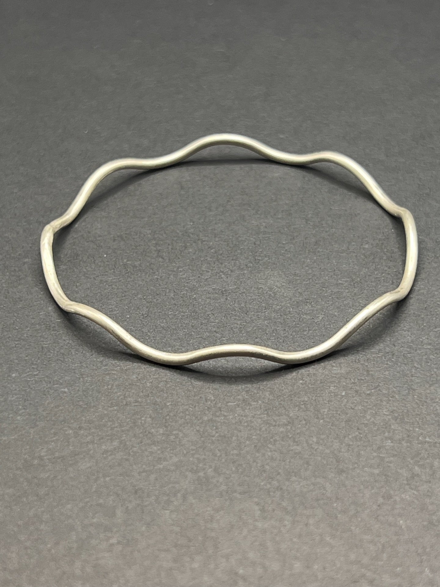 Wave bangle