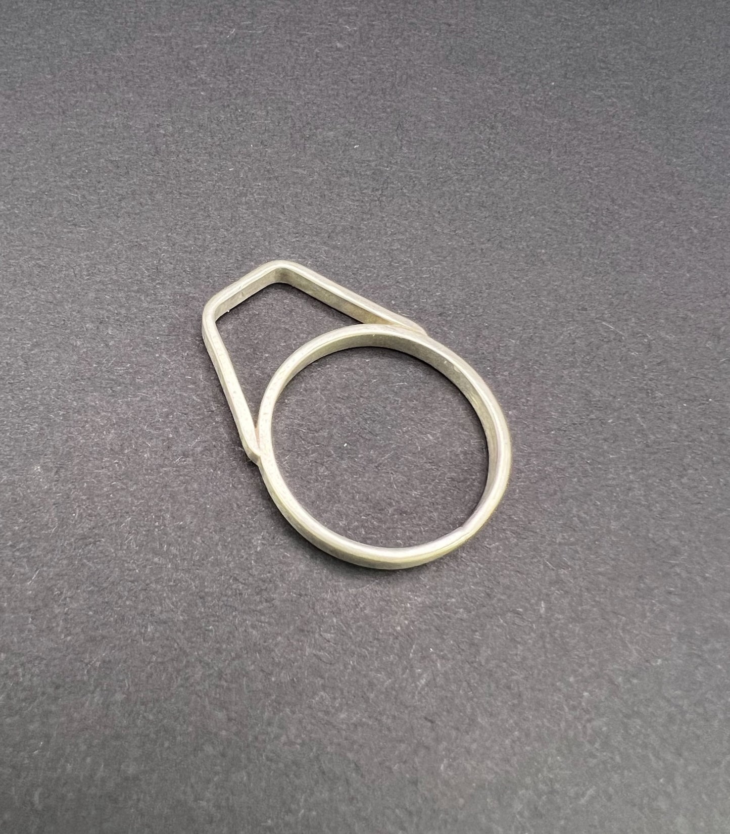 Open frame flat wire ring