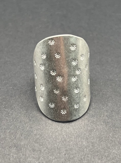Stamped circle cigar band ring