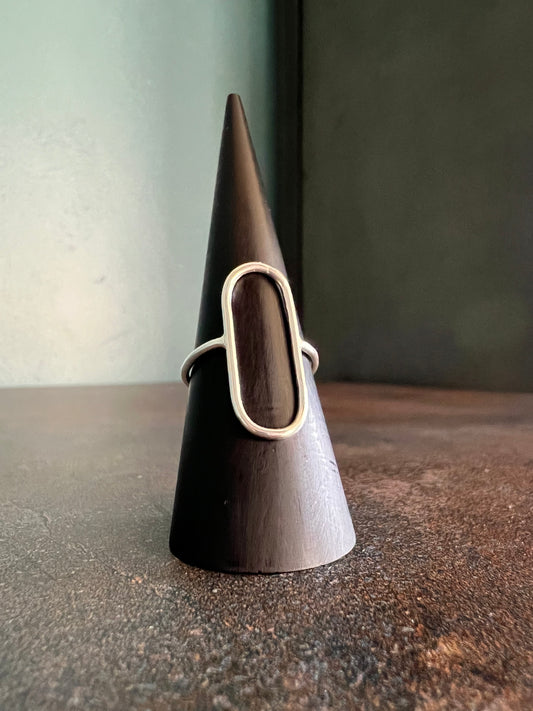Open oval wire ring