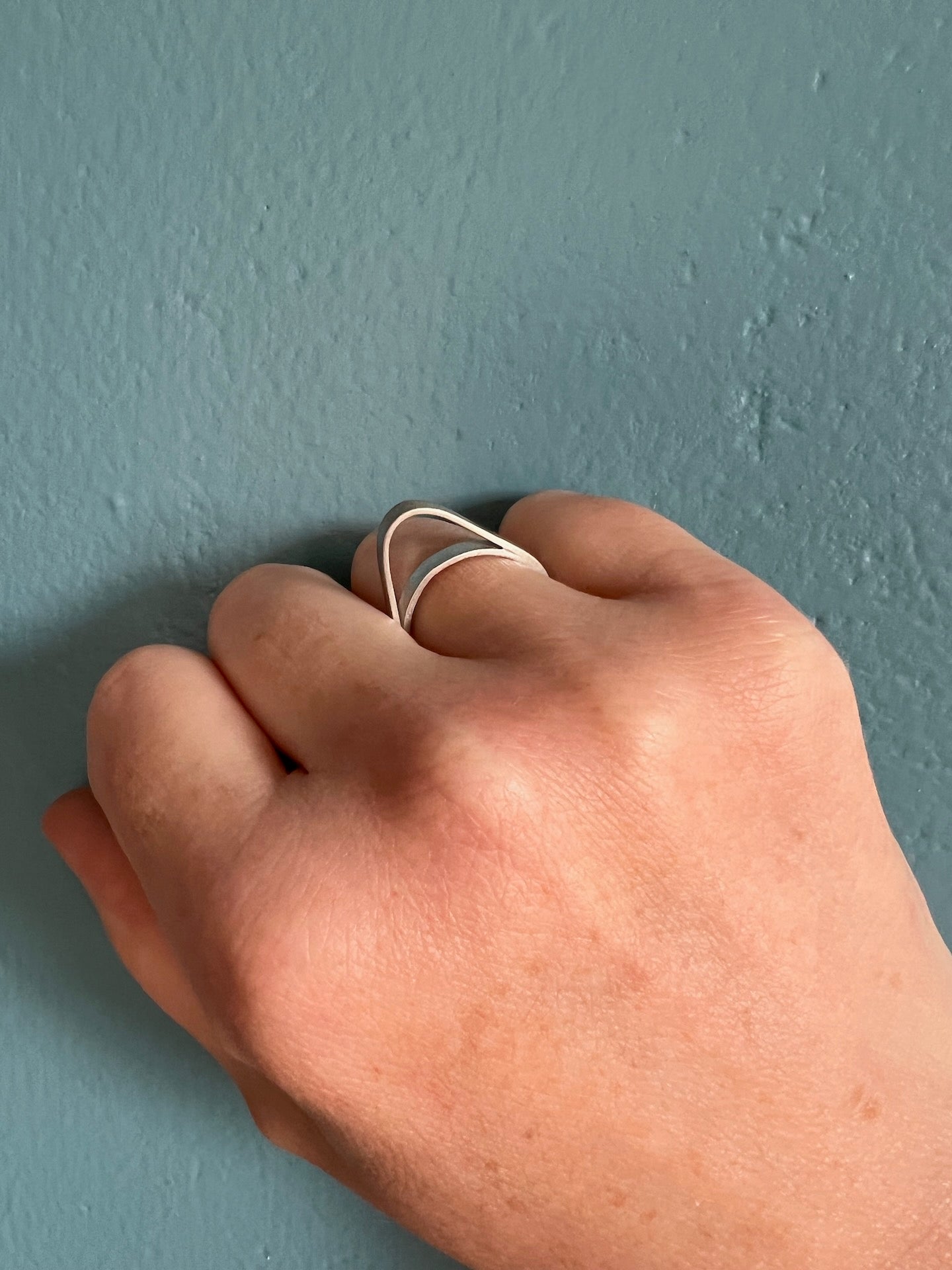 Open frame flat wire ring