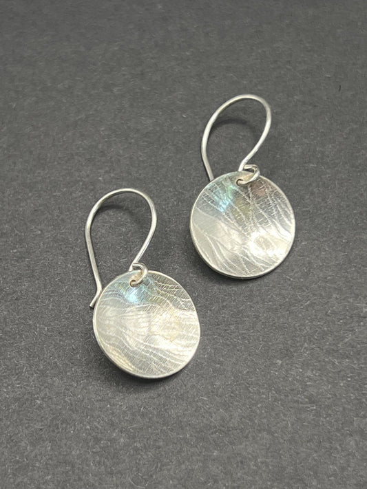 Single disc drop earrings